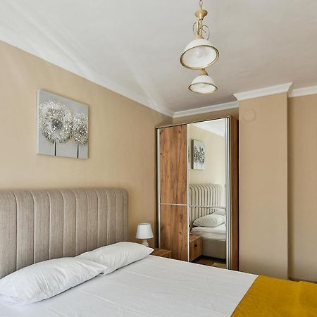 Top Location Flats In Varna Exterior photo